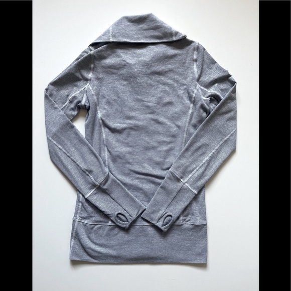 ⭐️ Host Pick ⭐️Lululemon In Stride Jacket - Picture 2 of 5
